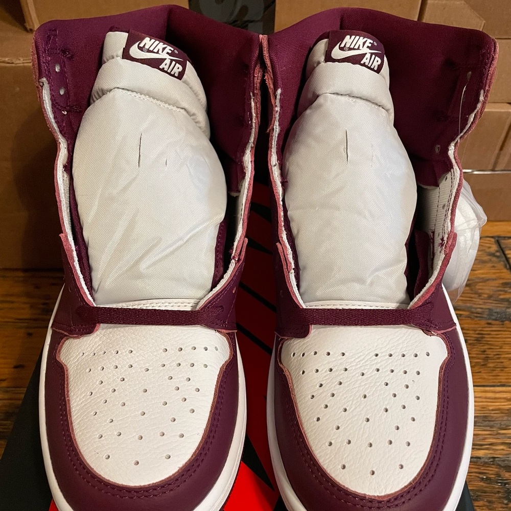 Jordan 1 High - Picture 2 of 16